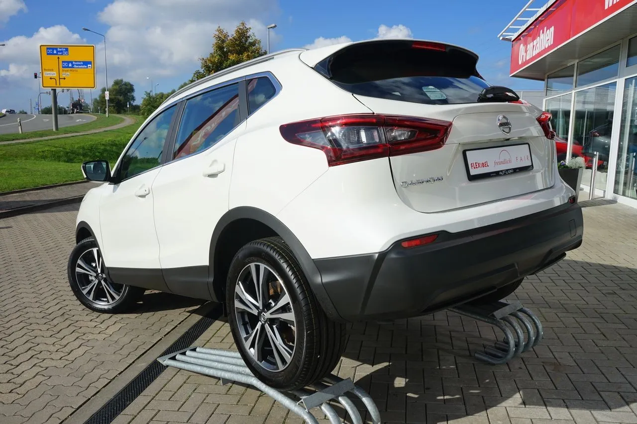 Nissan Qashqai 1.3 DIG-T...  Image 2