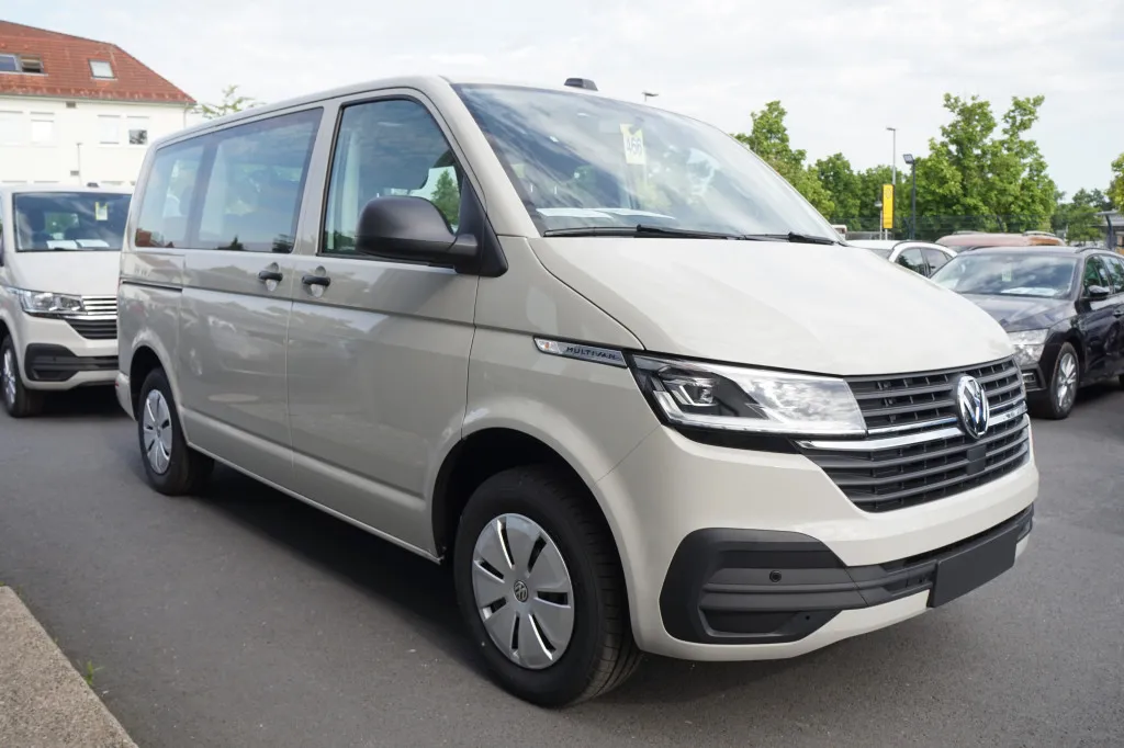 Volkswagen T6 MULTIVAN 2.0 TDI DSG TRENDLINE*NAVI*LED*ACC* Image 3